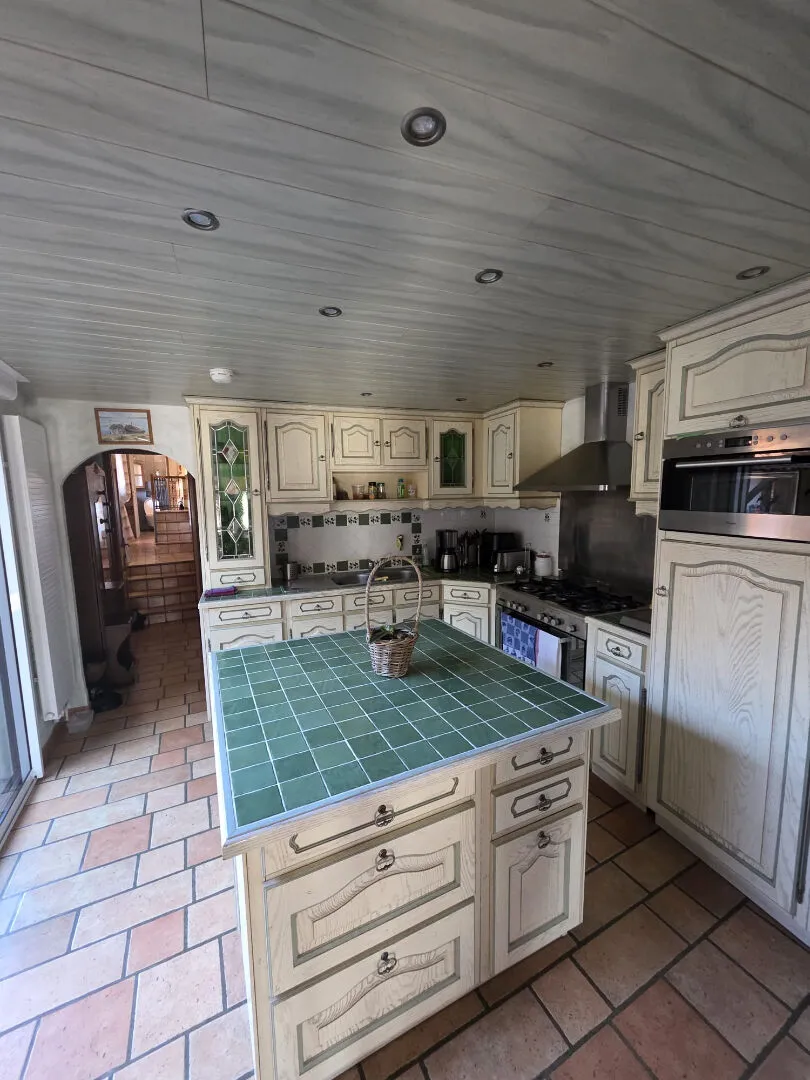 MAISON ATYPIQUE  DE 130 m2