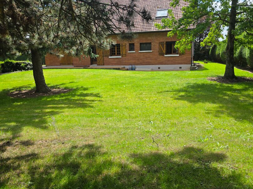 Maison Wiencourt l'Equipee 8 pièce(s) 180 m2